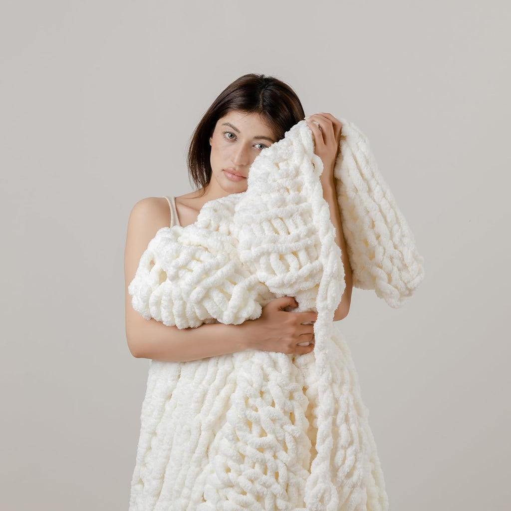 Chunky Knit Cream White Throw Blanket